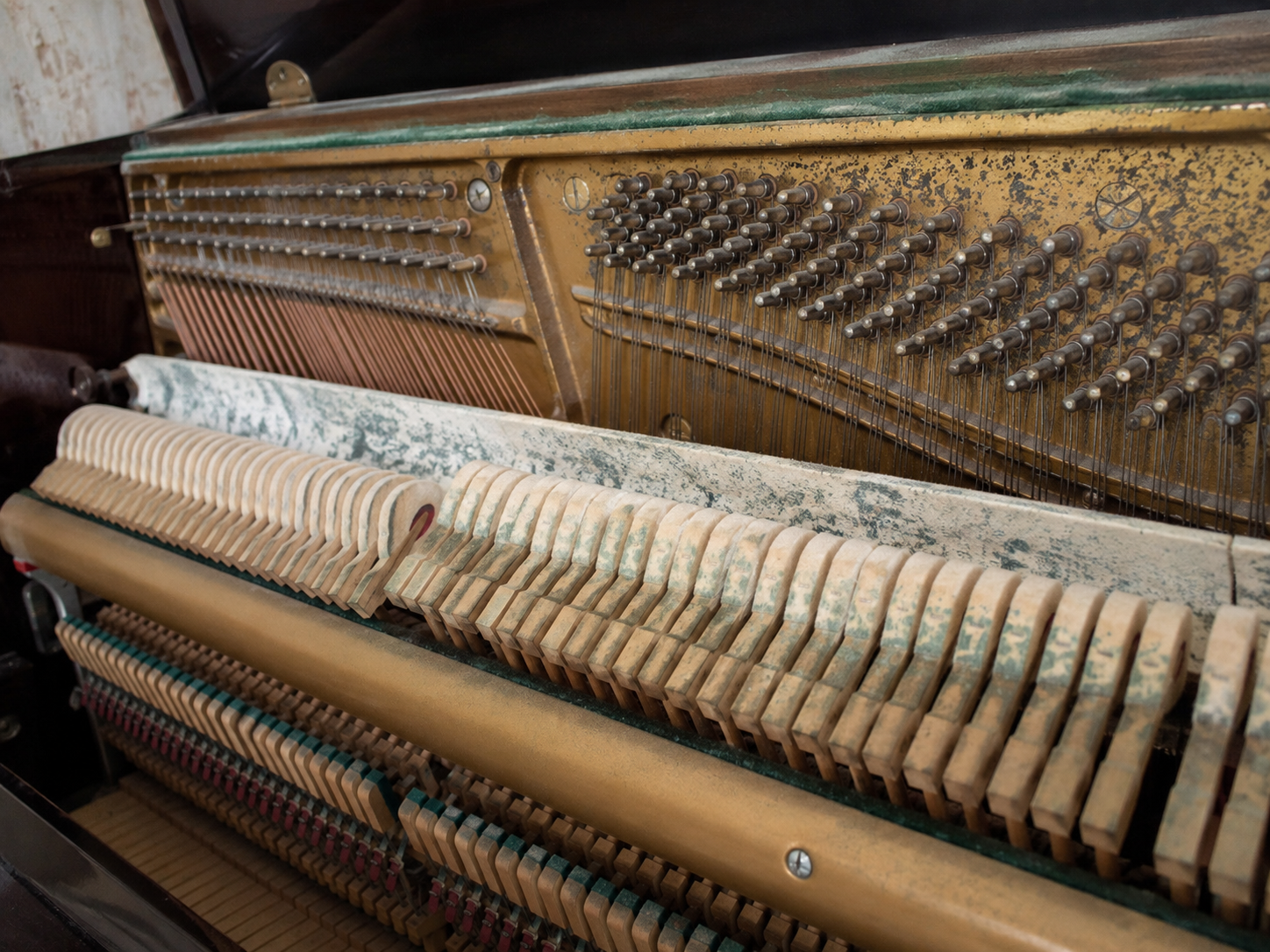 appropriate piano placement to reduce the risk of humidity heat and water exposure