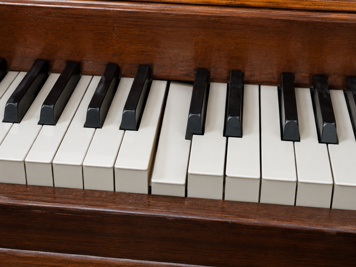 Sticking piano key that does not return to the same level as surrounding keys